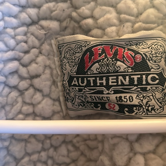 Authentic 80's Levis sherpa Trucker jean jacket - Picture 5 of 16